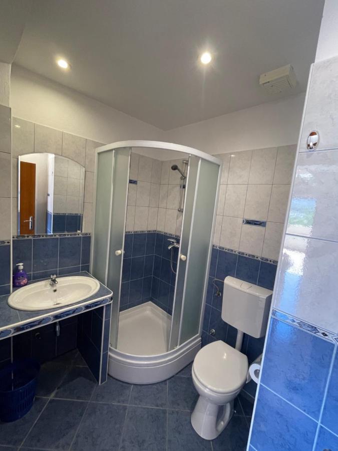 Apartments Belic With Pool Jelsa  Extérieur photo
