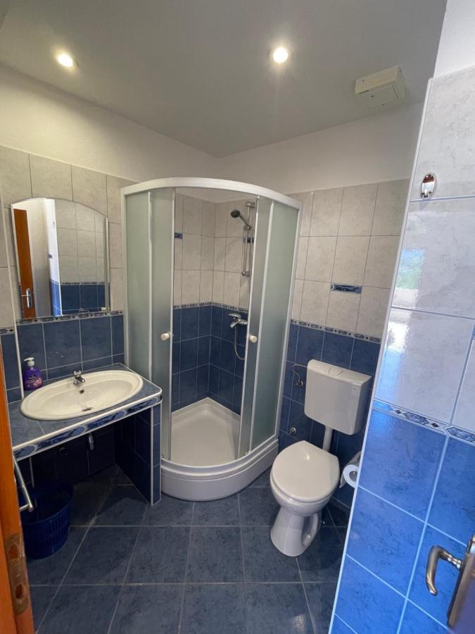 Apartments Belic With Pool Jelsa  Extérieur photo