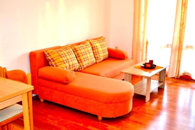 Apartments Belic With Pool Jelsa  Extérieur photo