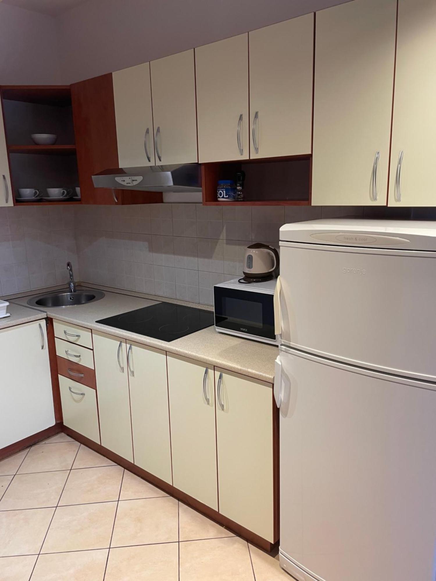 Apartments Belic With Pool Jelsa  Extérieur photo